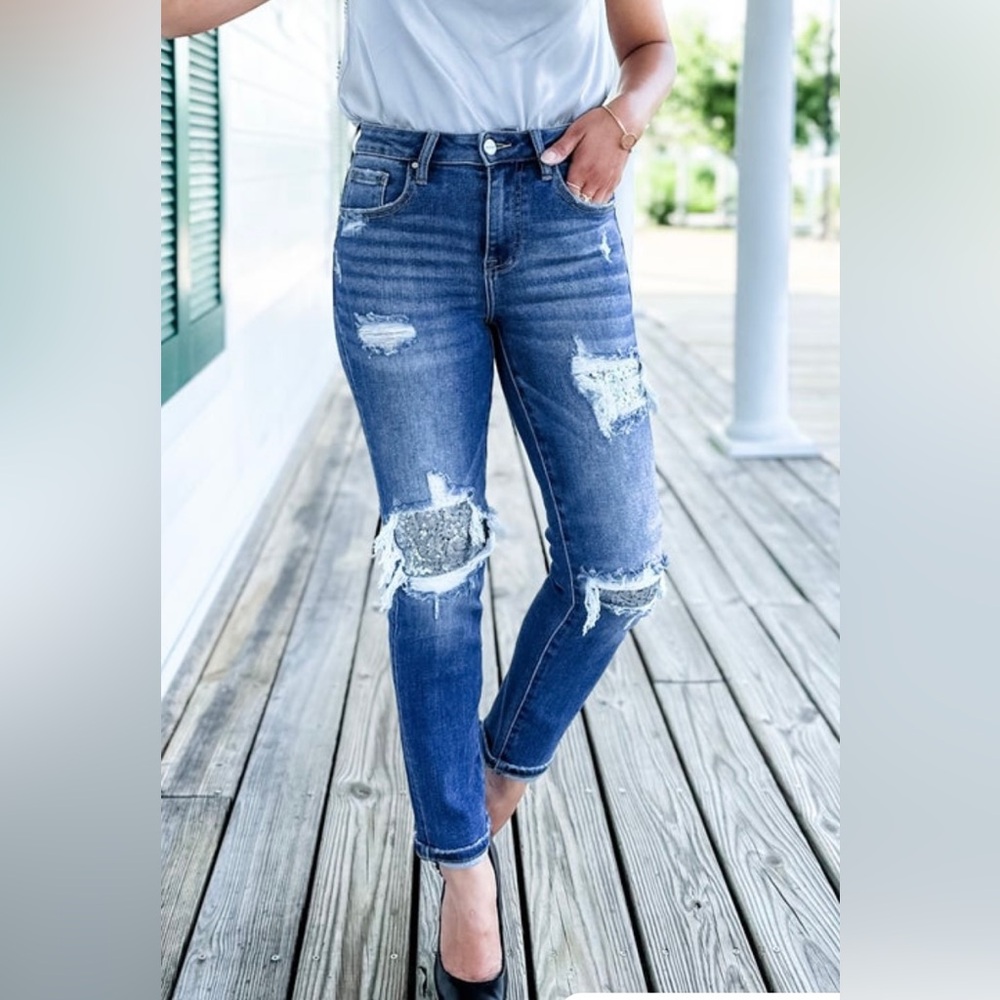 NWT Risen Eras Tour Dark Wash Mid-Rise Sequin Patch Tapered Jeans Size 32